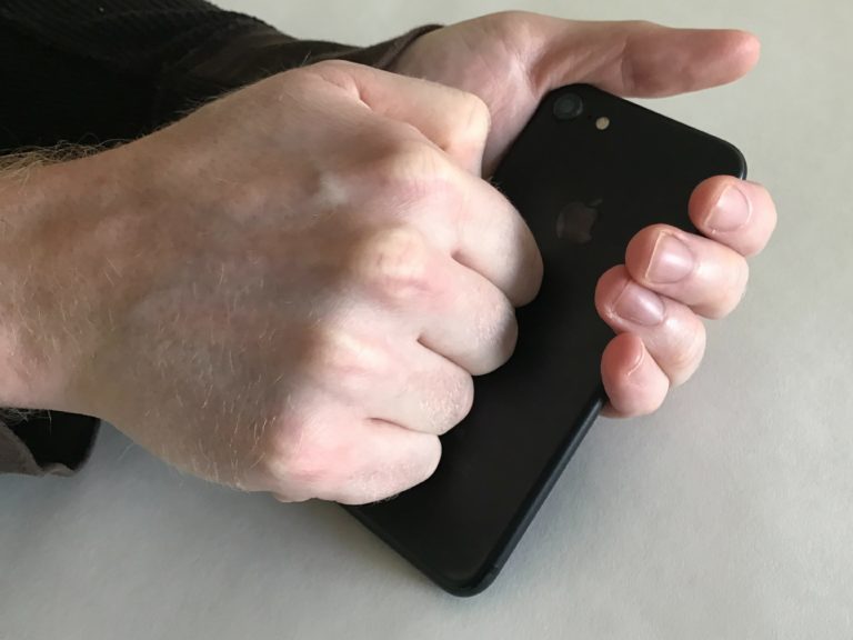 My iPhone Screen Flashes Red! Here's The Real Fix. Payette Forward