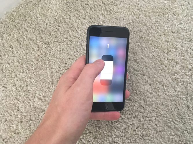 select flashlight brightness iOS 11 control center