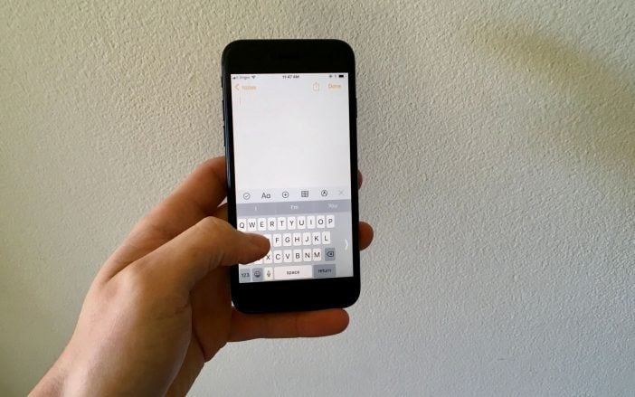 How Do I Turn On The One-Handed Keyboard On An iPhone? The Fix!