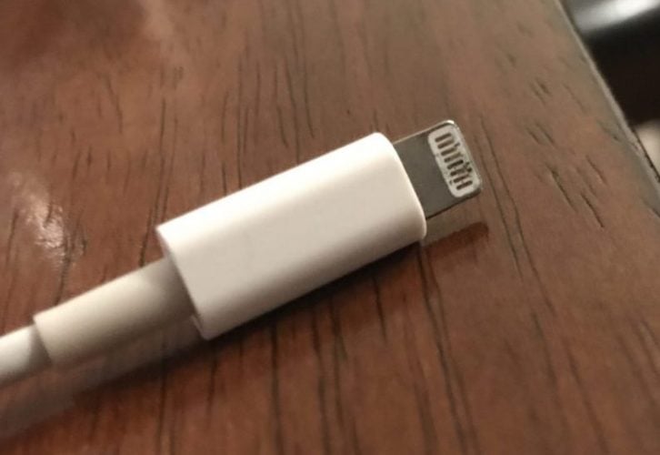 damaged lightning cable